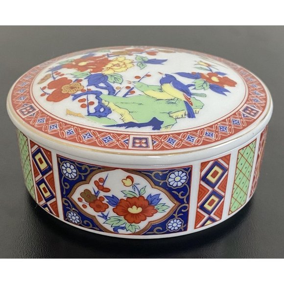 Chinese Porcelain Round Trinket or jewelry box with bird and flowers Lidded - Picture 5 of 9